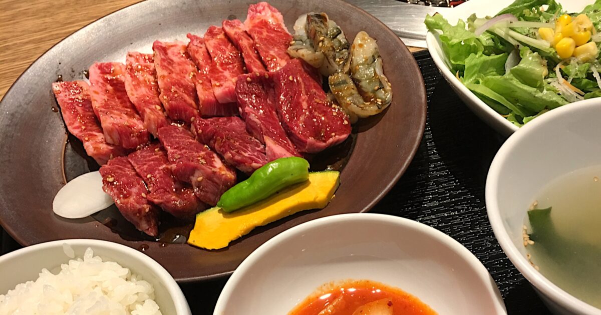 焼肉と野菜の盛り合わせ定食セット