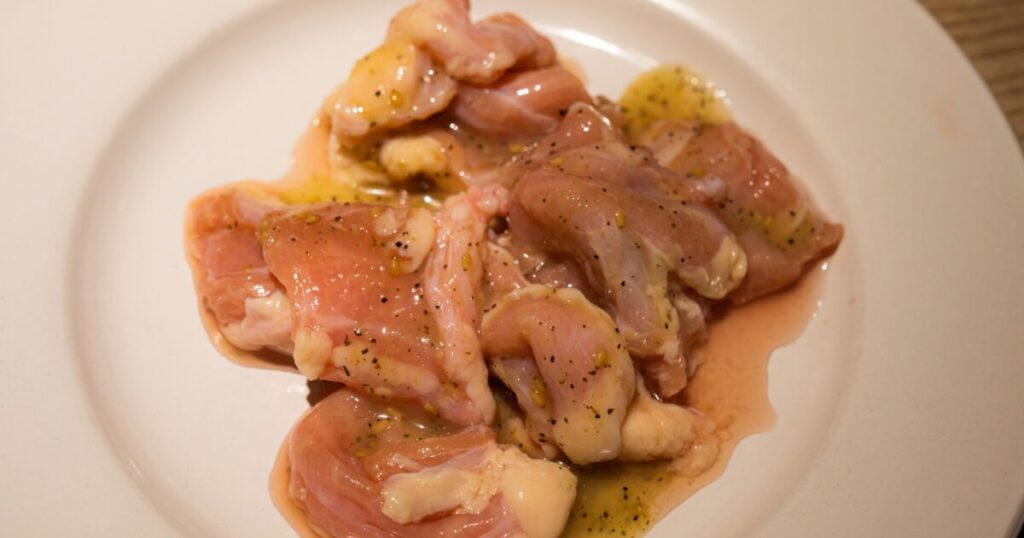 蒸し鶏はお弁当に入れても大丈夫？｜食中毒を防ぐ温度と持ち運びの基準は？